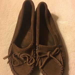 Minnetonka brown moccasins