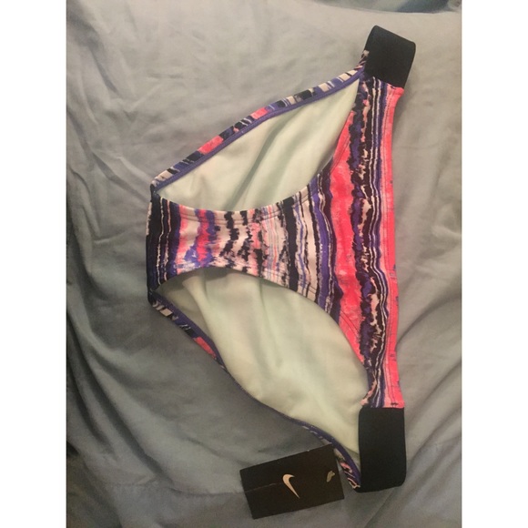 NWT med Nike swim bottom
