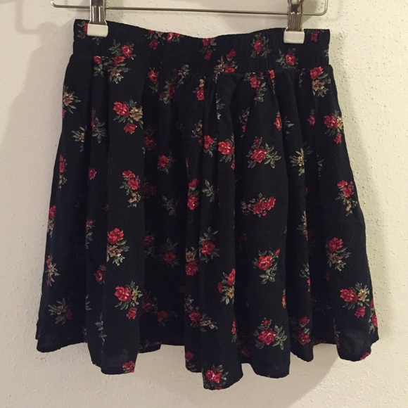 Short flower skirt