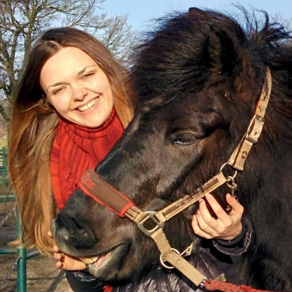 Meet the Posher Other - Meet your Posher, Alexandra