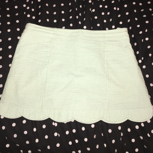 Lilly Pulitzer green seersucker scalloped skort