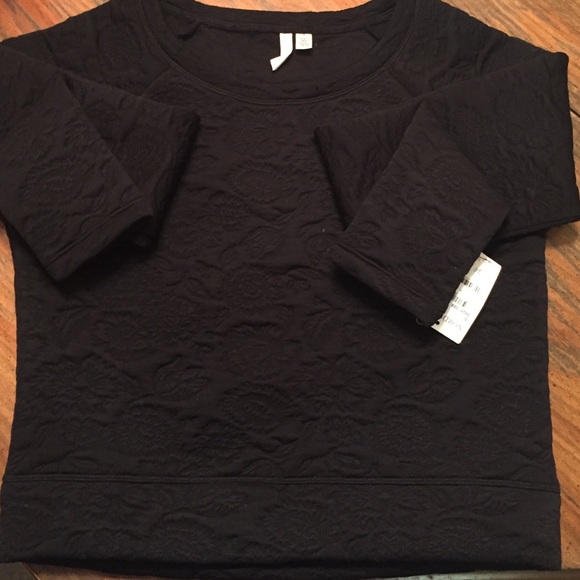 Cropped Black Patterned Sweater - Picture 1 of 2