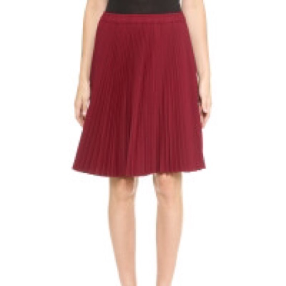 Club Monaco burgundy skirt🌹