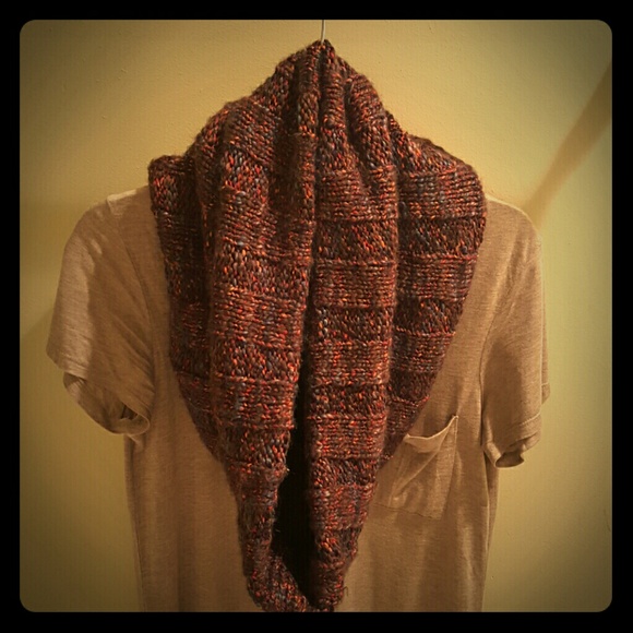 Gorgeous Gap brand cozy cowl neck scarf