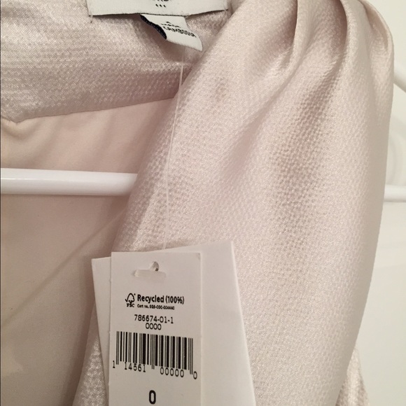 Cream Blouse - Picture 2 of 4