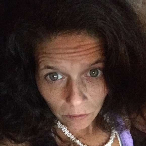 Meet your Posher, Wendy - Picture 2 of 2