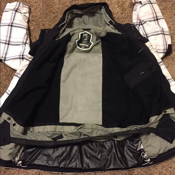 Medium sized snowboarding jacket - Picture 2 of 4