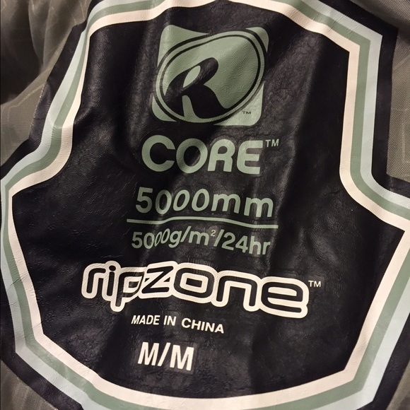 Medium sized snowboarding jacket - Picture 3 of 4