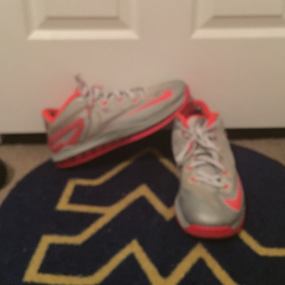 Lebron 11 lows Crimson and grey - Picture 3 of 4