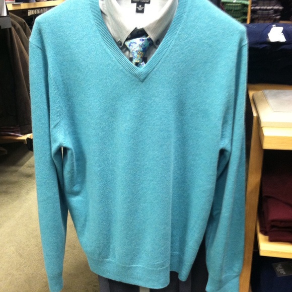 NWT cashmere  For the guy in your life.