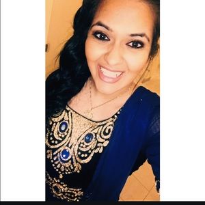 Meet your Posher, Mona