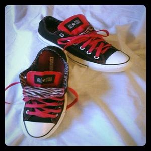 Converse, low top, still have fur on sole