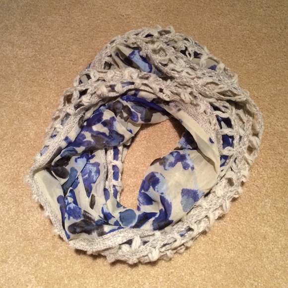 Mixit Accessories - NWOT Infinity Scarf