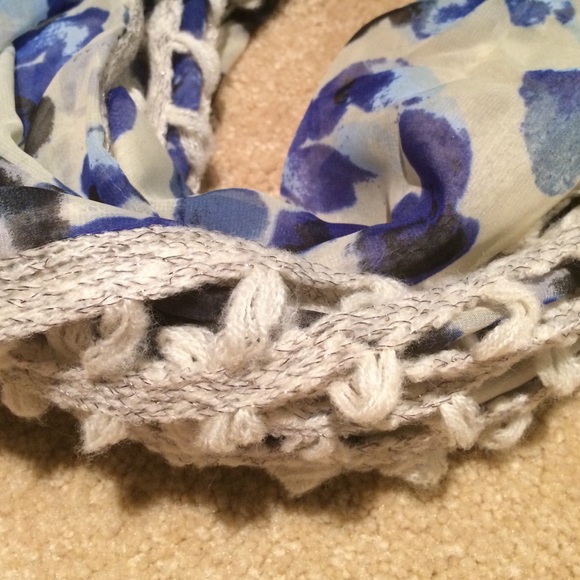 NWOT Infinity Scarf - Picture 2 of 2