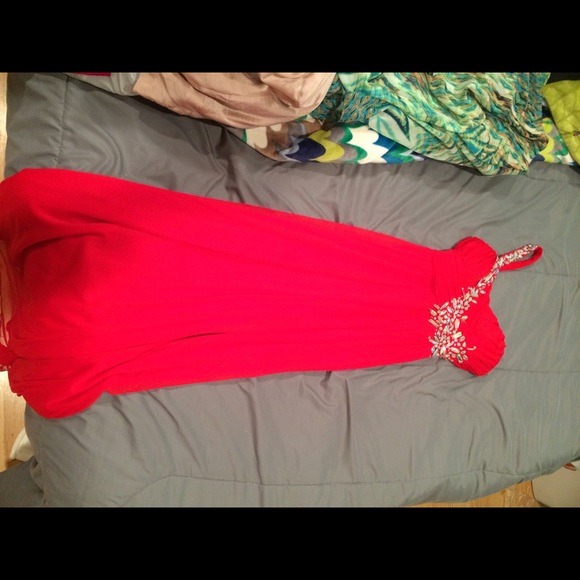 Prom dress - Picture 1 of 2