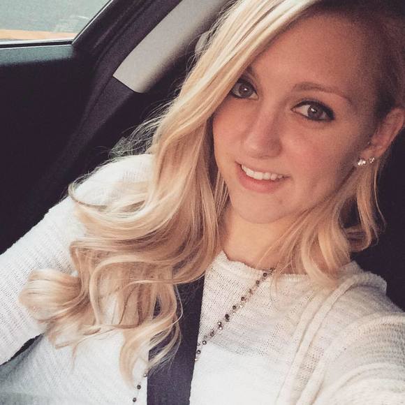 Meet your Posher, Elaina