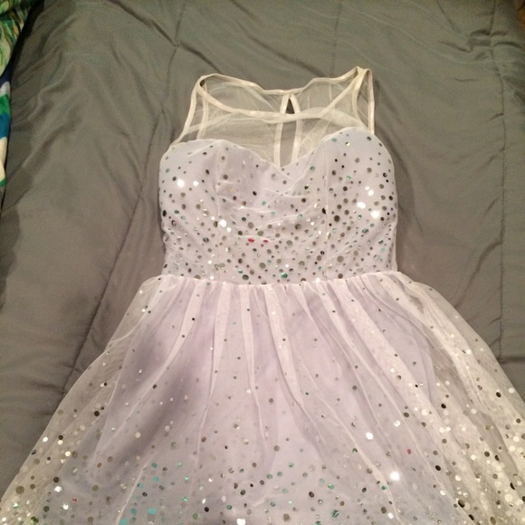 Dress - Picture 2 of 3