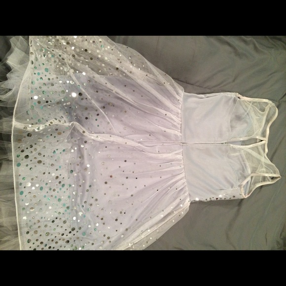 Dress - Picture 3 of 3