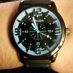 Black & blue casual/sports watch