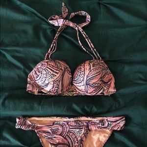 Bombshell Victoria's Secret bikini 34C