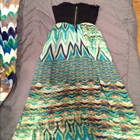 Dress - Picture 2 of 2