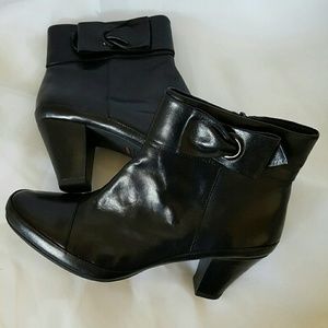 Clark's Ankle Boots Black Leather Size 9.5 Medium Clark's Ankle Boots Black Leather Size 9.5 Medium