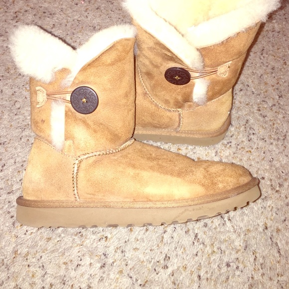 Authentic Bailey button Ugg boots