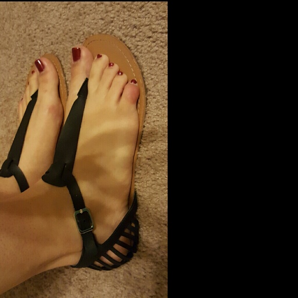 Sandals - Picture 2 of 4