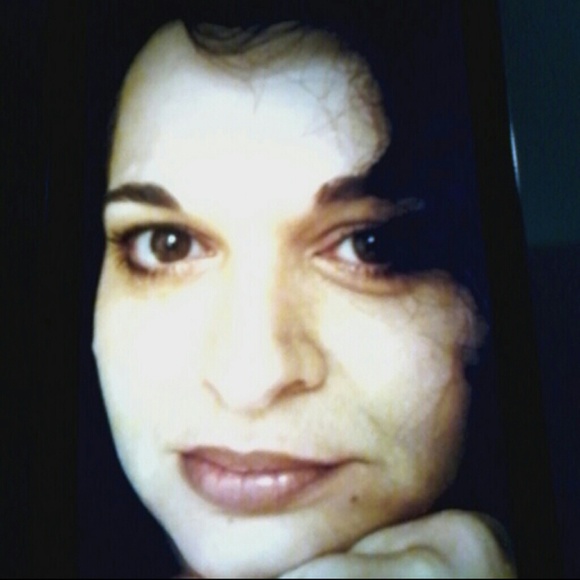 Meet your Posher, Cynthia