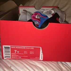 Huarache sz 7Y 9.5/10 condition