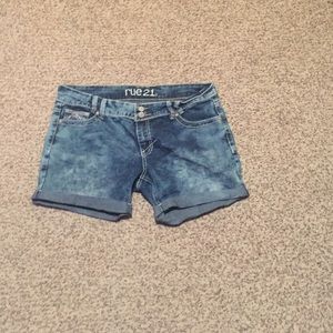 Rue 21 acid wash jean shorts