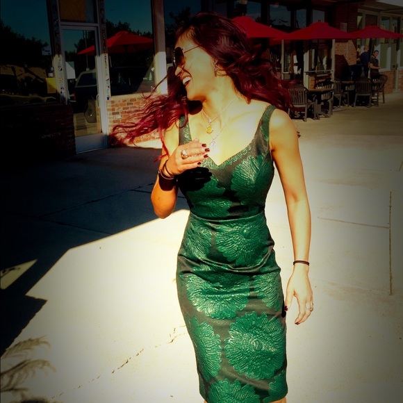 Meet your Posher, Christie - Picture 3 of 4