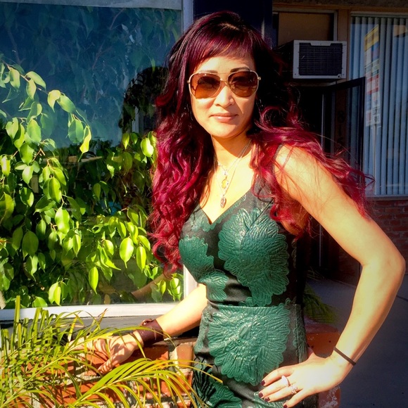 Meet your Posher, Christie - Picture 4 of 4