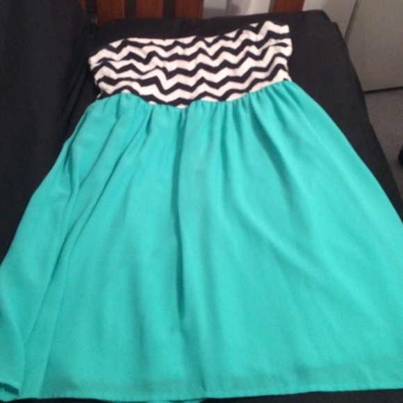 Women's strapless chevron and mint dress
