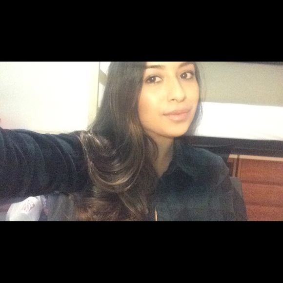 Meet your Posher, Adriana - Picture 1 of 1