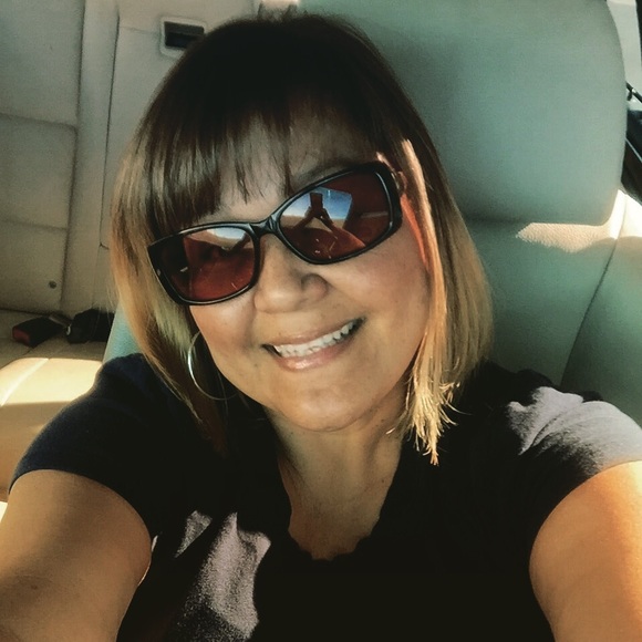 Meet your Posher, Gina