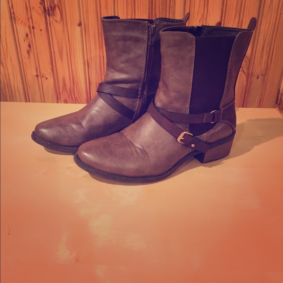 Two-toned brown boots