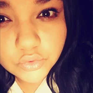 Meet your Posher, Dalia