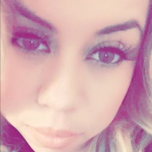 Meet your Posher, Yoana