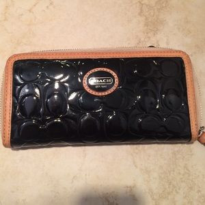 coach black emboss wallet
