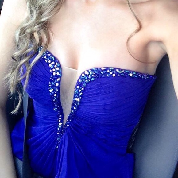 💙LA FEMME PROM DRESS ROYAL BLUE💙 - Picture 2 of 4
