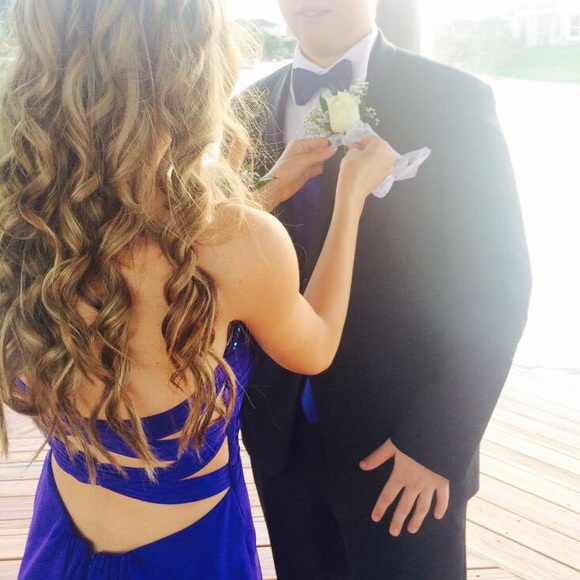 💙LA FEMME PROM DRESS ROYAL BLUE💙 - Picture 3 of 4