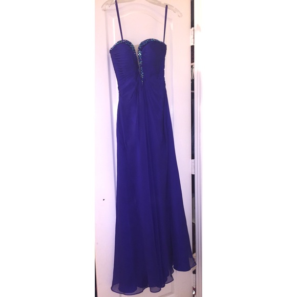 💙LA FEMME PROM DRESS ROYAL BLUE💙 - Picture 4 of 4