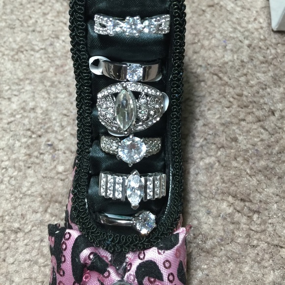 Larger Size CZ Rings - Picture 3 of 4