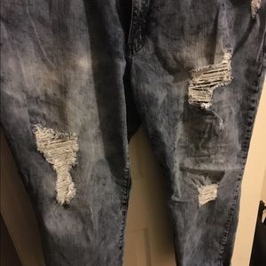 Forever 21 distressed boyfriend jeans