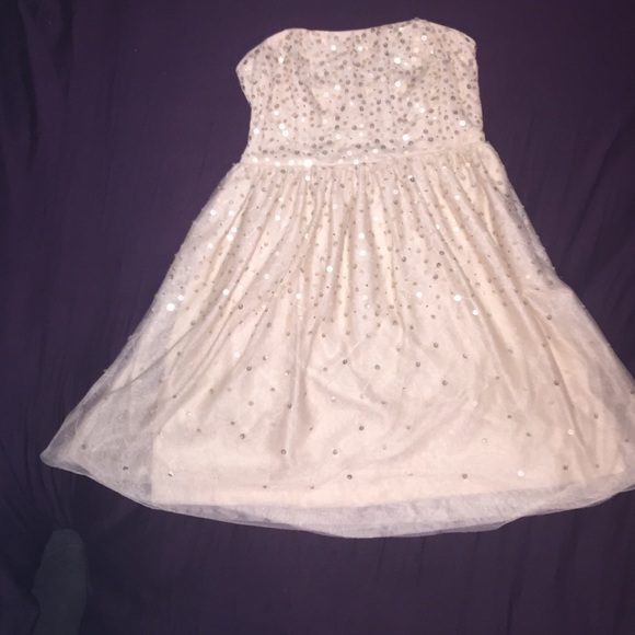 Strapless dress, perfect for a date!
