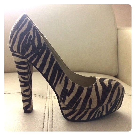 FINAL Special 💖F 21 Zebra print pumps heels