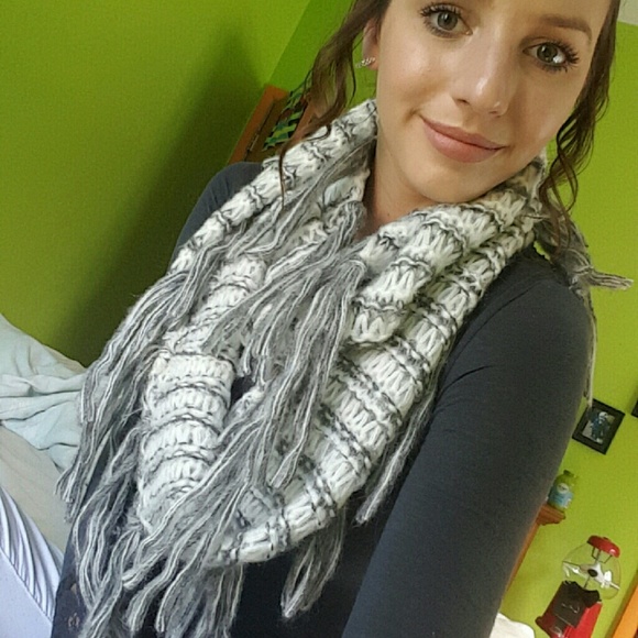 Meet your Posher, Marissa - Picture 1 of 1