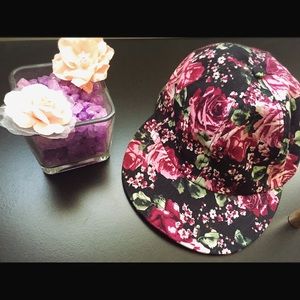 American Apparel Floral Hat 🌺