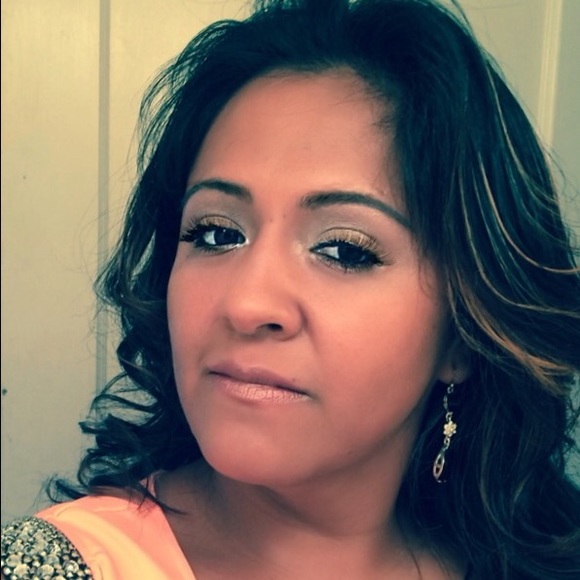 Meet your Posher, Gabriela